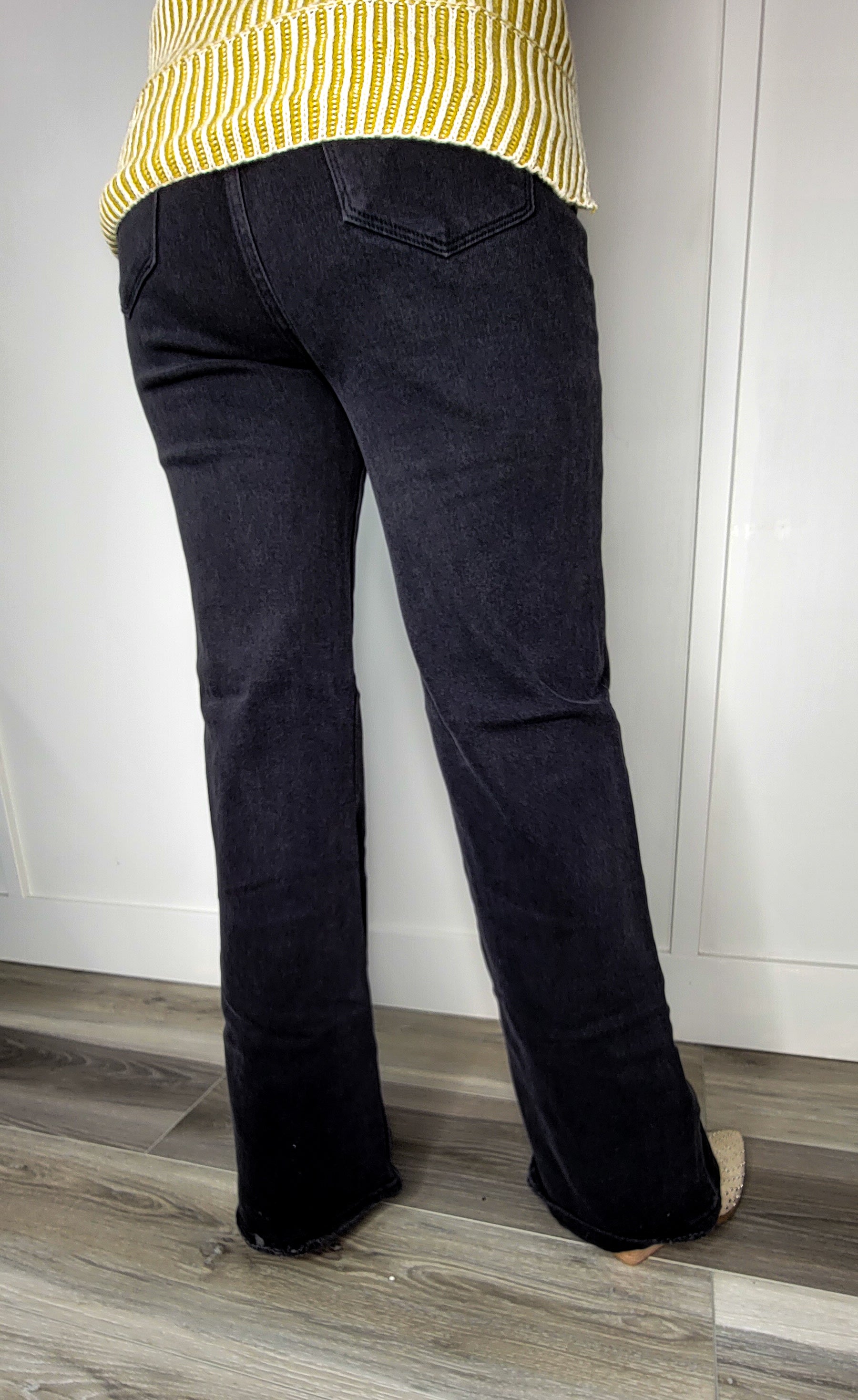 Mid-Rise Flap Straight Jeans