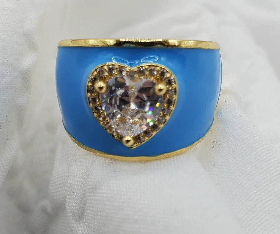 Anillo de corazón de diamantes esmaltados